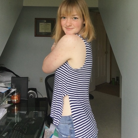 Francesca’s Navy Striped Tee - Picture 3 of 4